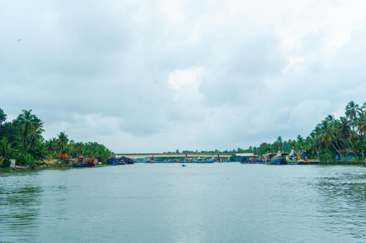 Canalview Private Cottage Azhikkal Ayiram Thengu Panmana Exterior foto
