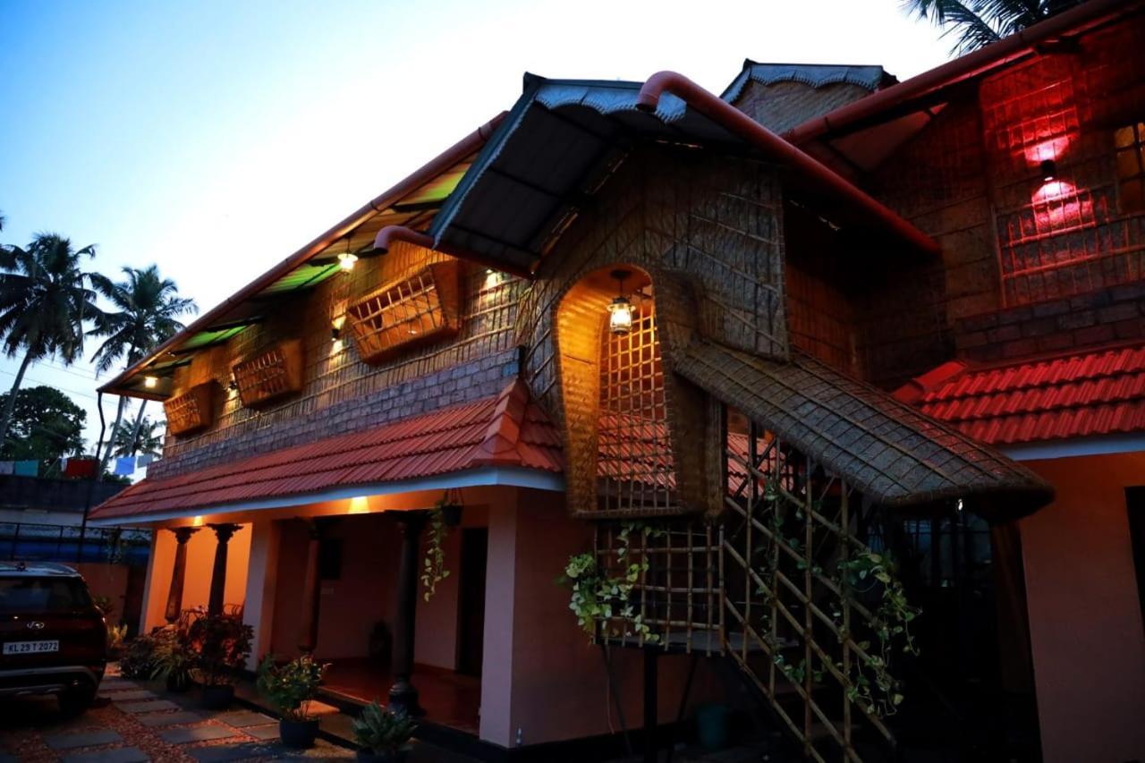 Canalview Private Cottage Azhikkal Ayiram Thengu Panmana Exterior foto